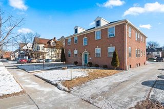 325 S JEFFERSON STREET, Green Bay, WI 54301