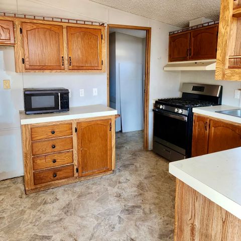 10832 Carter Road, Freeland, MI 48623