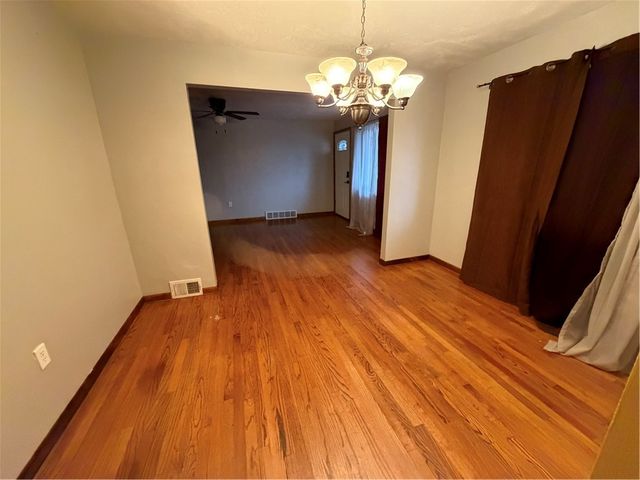 1337 Jeffers St, Sheraden, PA 15204