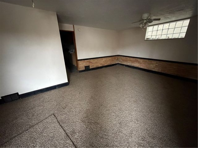 1337 Jeffers St, Sheraden, PA 15204