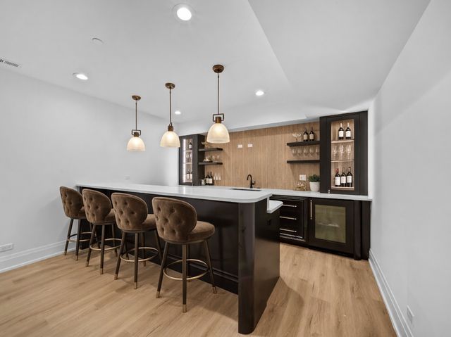 1851 Oakwood Road, Northbrook, IL 60062