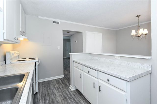 5735 Bramblegate Road J, Greensboro, NC 27409