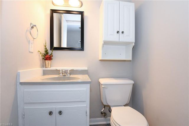 5735 Bramblegate Road J, Greensboro, NC 27409