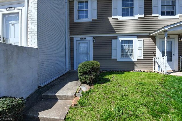 5735 Bramblegate Road J, Greensboro, NC 27409