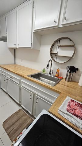 2857 N Los Felices, Palm Springs, CA 92262
