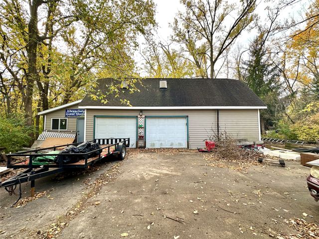 103 S 8th Avenue E, Newton, IA 50208