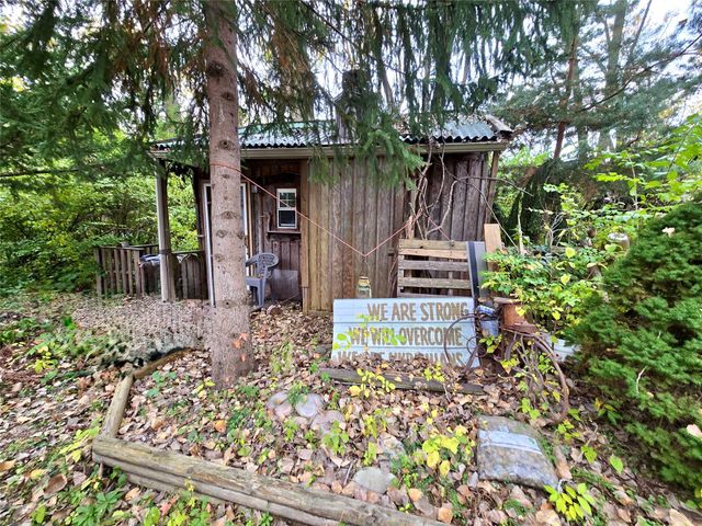 103 S 8th Avenue E, Newton, IA 50208