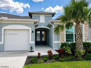 9291 Aqua Overlook CT, Lehigh Acres, FL 33936