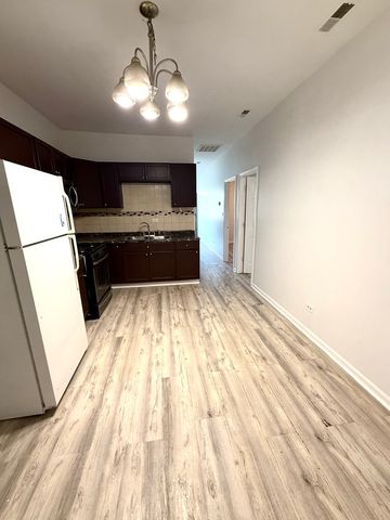 4226 W Ogden Avenue, Chicago, IL 60623