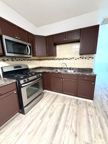 4226 W Ogden Avenue, Chicago, IL 60623