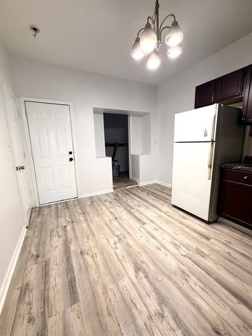 4226 W Ogden Avenue, Chicago, IL 60623