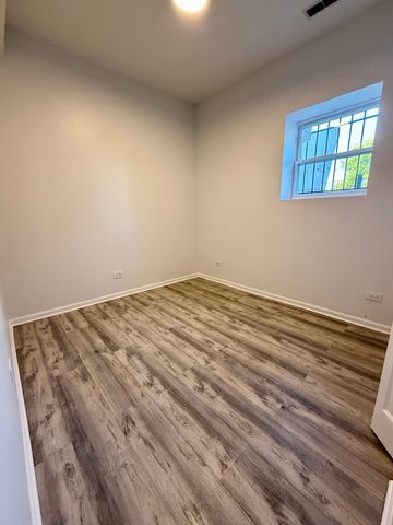 4226 W Ogden Avenue, Chicago, IL 60623