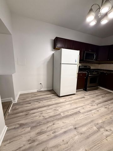 4226 W Ogden Avenue, Chicago, IL 60623