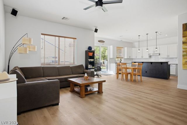 296 Great Duke Avenue, Las Vegas, NV 89183