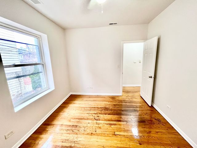 3918 W Augusta Boulevard 2, Chicago, IL 60651
