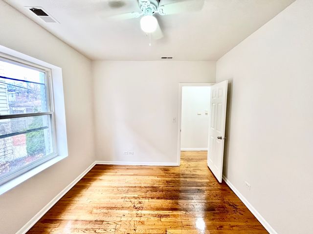 3918 W Augusta Boulevard 2, Chicago, IL 60651