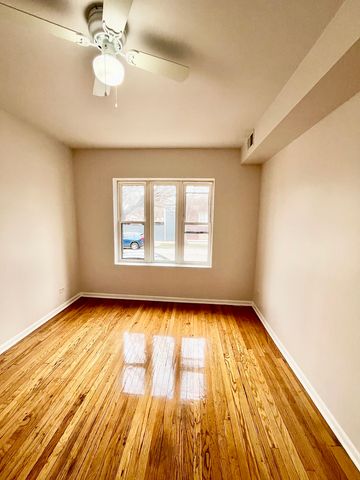 3918 W Augusta Boulevard 2, Chicago, IL 60651