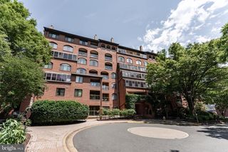 1029 N Stuart St Apt 526, Arlington, VA 22201