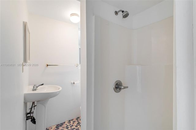 426 Hardee Rd, Coral Gables, FL 33146
