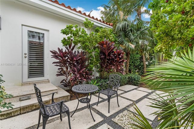 426 Hardee Rd, Coral Gables, FL 33146