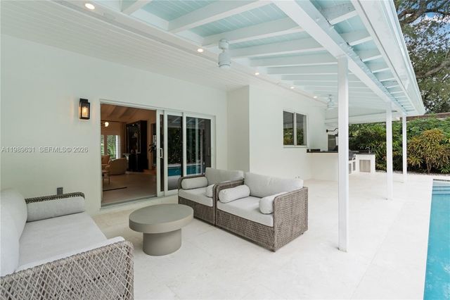 426 Hardee Rd, Coral Gables, FL 33146