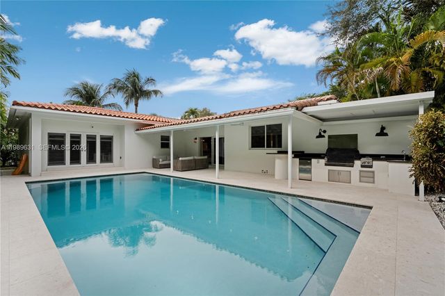 426 Hardee Rd, Coral Gables, FL 33146