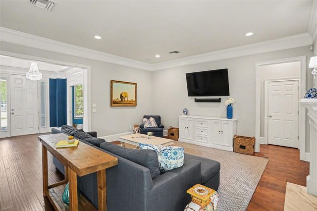 3014 W WAVERLY AVENUE, Tampa, FL 33629