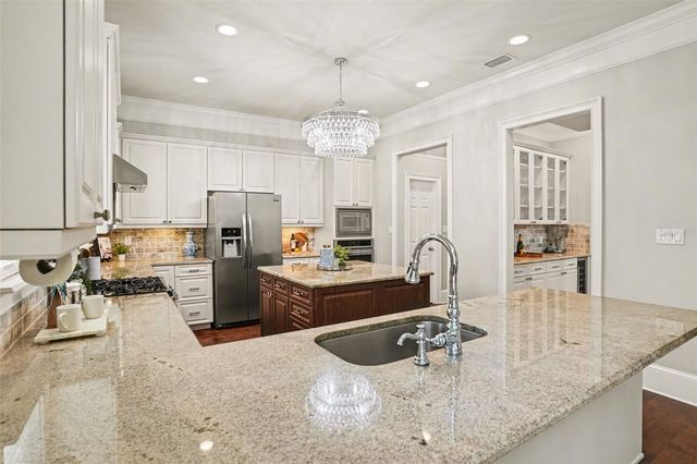 3014 W WAVERLY AVENUE, Tampa, FL 33629