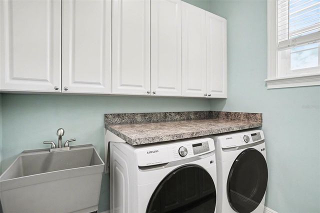 3014 W WAVERLY AVENUE, Tampa, FL 33629