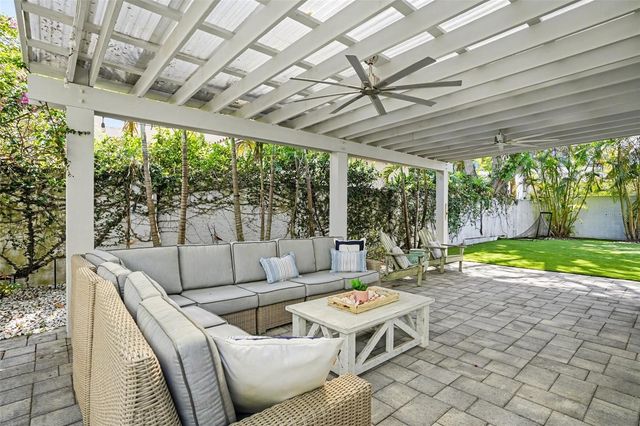 3014 W WAVERLY AVENUE, Tampa, FL 33629