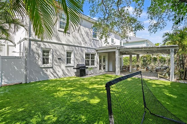 3014 W WAVERLY AVENUE, Tampa, FL 33629