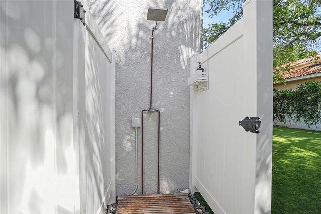 3014 W WAVERLY AVENUE, Tampa, FL 33629