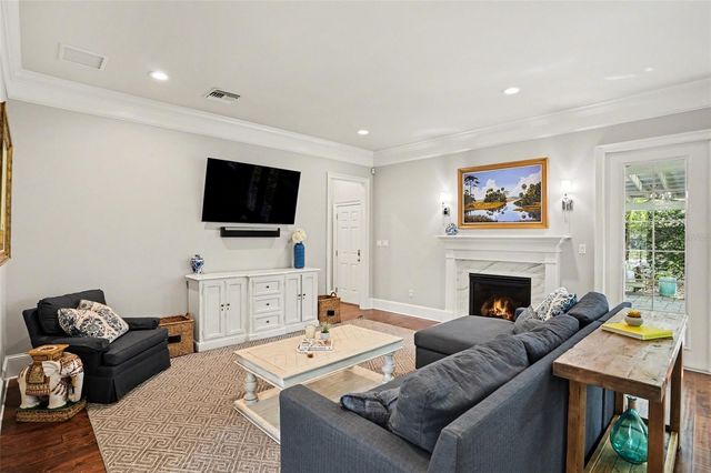 3014 W WAVERLY AVENUE, Tampa, FL 33629