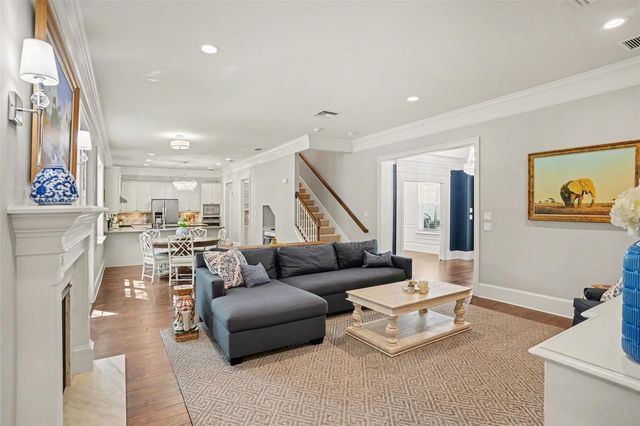 3014 W WAVERLY AVENUE, Tampa, FL 33629