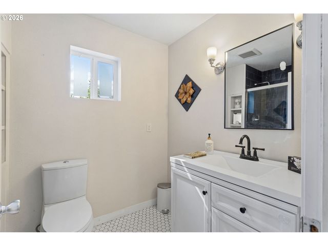 8035 Se 62ND Ave, Portland, OR 97206