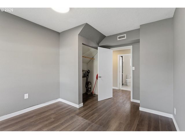 8035 Se 62ND Ave, Portland, OR 97206