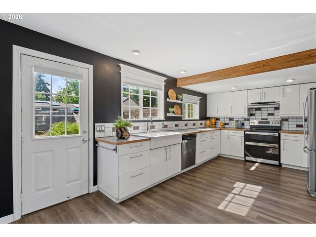 8035 Se 62ND Ave, Portland, OR 97206