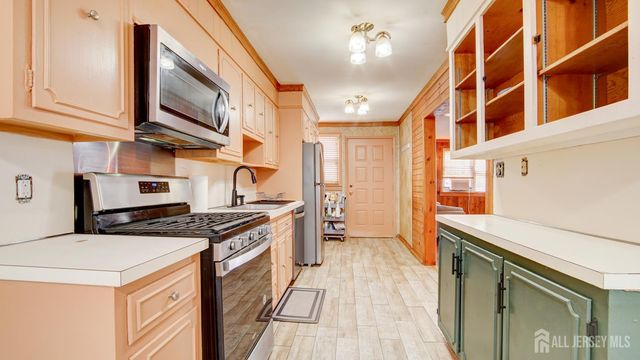 44 Briarwood Avenue, Keansburg, NJ 07734