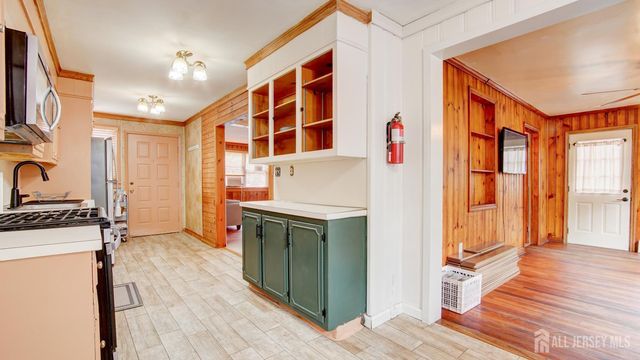44 Briarwood Avenue, Keansburg, NJ 07734