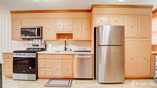 44 Briarwood Avenue, Keansburg, NJ 07734
