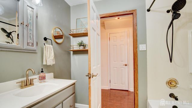 44 Briarwood Avenue, Keansburg, NJ 07734