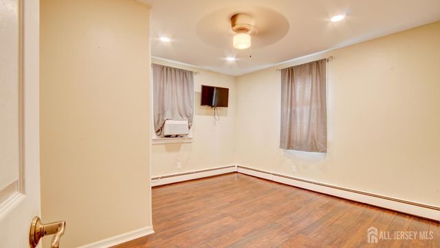 44 Briarwood Avenue, Keansburg, NJ 07734