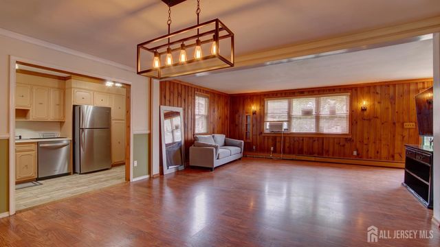 44 Briarwood Avenue, Keansburg, NJ 07734