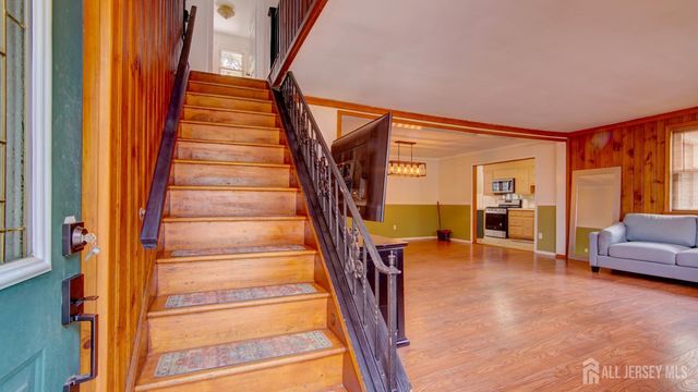 44 Briarwood Avenue, Keansburg, NJ 07734
