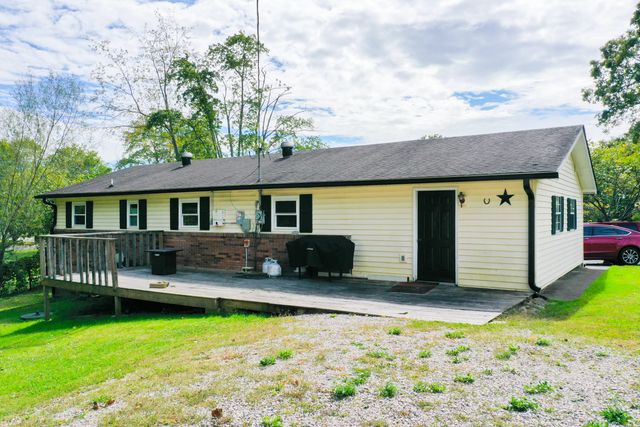 1479 E Williamsburg Street, Whitley City, KY 42653