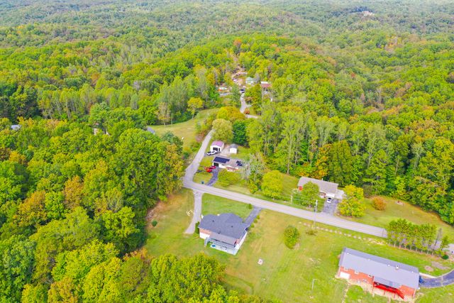 1479 E Williamsburg Street, Whitley City, KY 42653