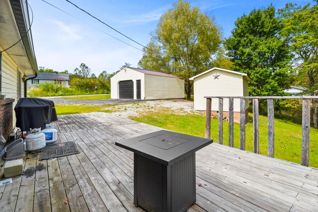 1479 E Williamsburg Street, Whitley City, KY 42653