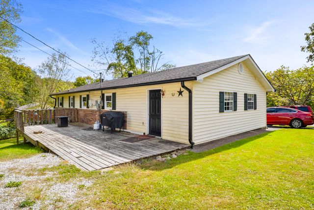 1479 E Williamsburg Street, Whitley City, KY 42653