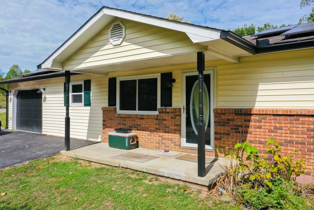 1479 E Williamsburg Street, Whitley City, KY 42653