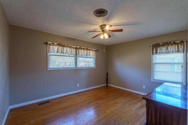 1006 Pasadena Ave, Muscle Shoals, AL 35661